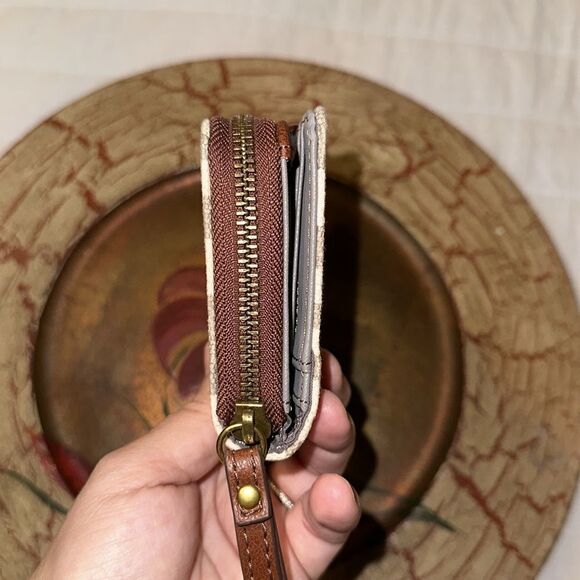 FOSSIL Madison Cognac Neutral Strip Wristlet Clutch Wallet - Picture 5 of 12